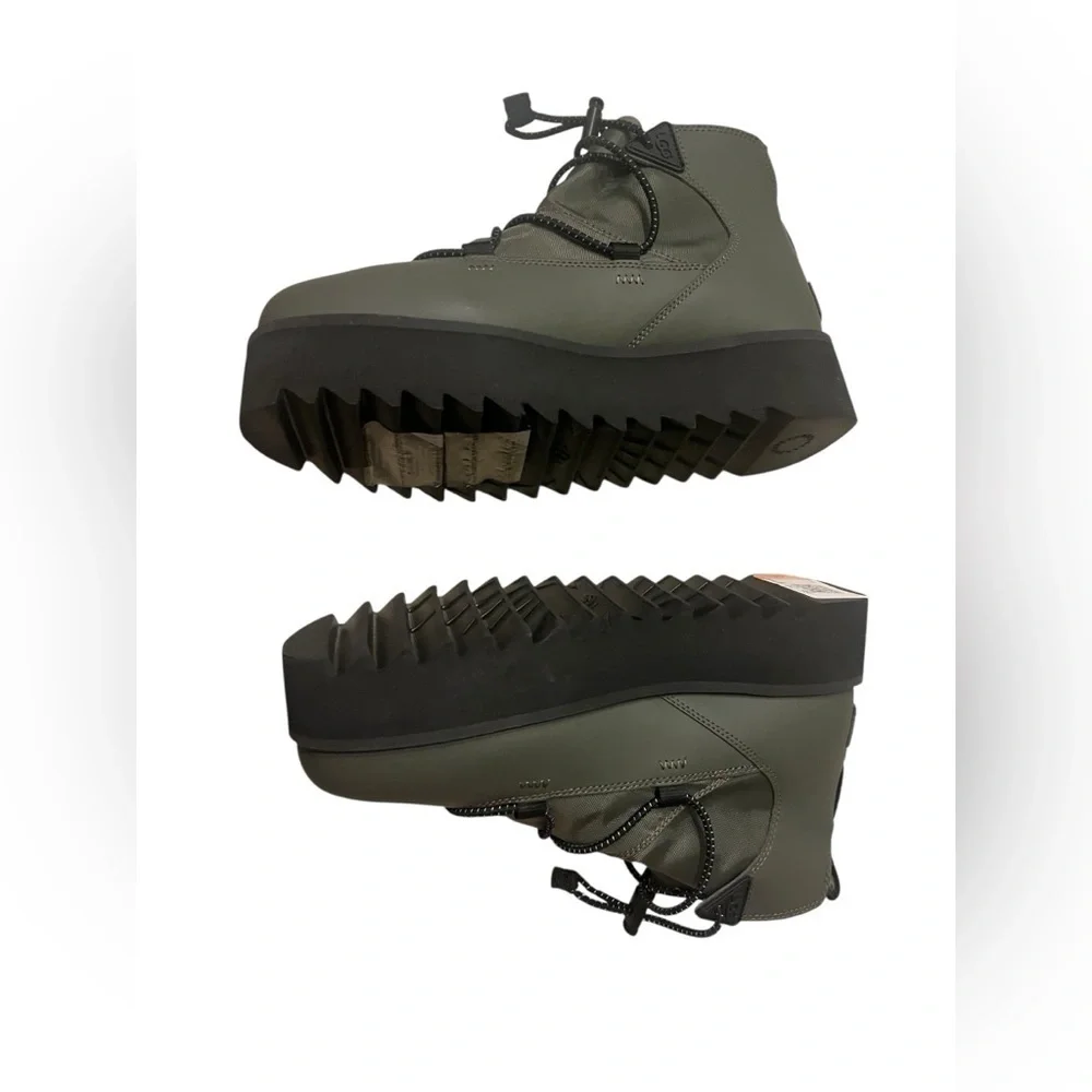 NWOT UGG Ultra Matte Classic Rising Toggle Platform Women's Ankle Boots SZ 8
